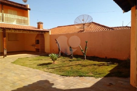 Sobrado à venda com 4 quartos, em Residencial Itamarati