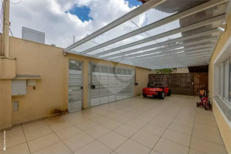 Casa Térrea à venda com 3 quartos, sendo 1 suíte, em Interlagos, São Paulo, SP
