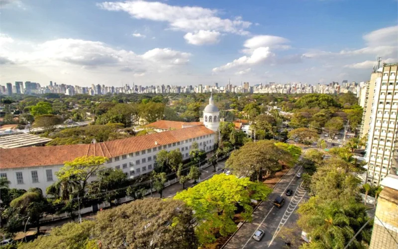 Cobertura Itaim 260 m2 , 3 suítes e 2 vagas de garagem