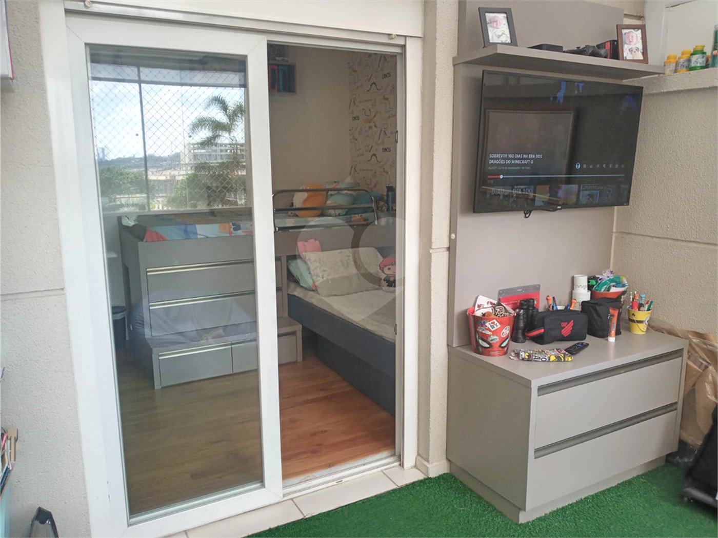 Apartamento 3 dormitórios, região do Campo Belo. Condomínio com laser completo.