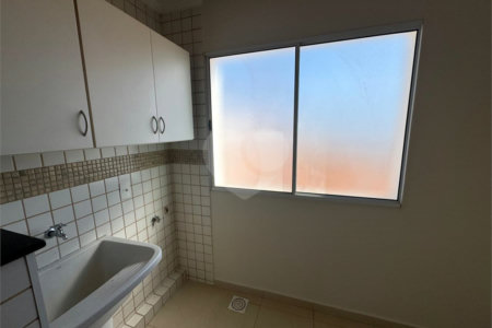 Apartamento de 2 Dormitórios á venda, no Parque Santa Marta em São Carlos.