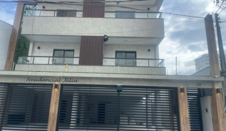 Casa de Vila à venda com 2 quartos, sendo 1 suíte, Pé na areia!!!