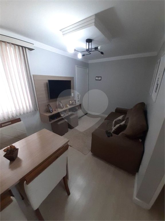 Apartamento com 2 dormitórios Mont Royal