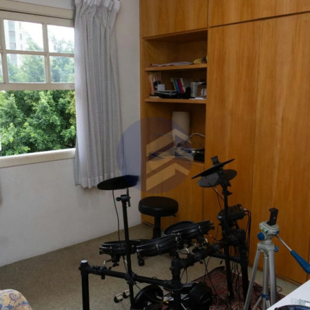 Sobrado à venda com 4 quartos, sendo 1 suíte, em Jardim Ester Yolanda, São Paulo - SP