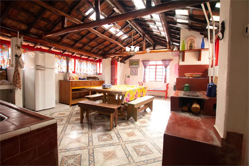 Sítio à venda com 8 quartos, sendo 4 suítes, em Taiaçupeba, Mogi das Cruzes, SP
