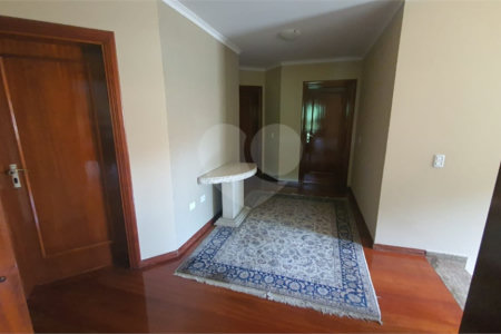 Casa à venda com 4 quartos, sendo 3 suítes, em Interlagos, São Paulo, SP