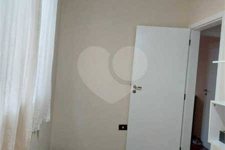 Casa com 324m², 4 dormitórios, sendo 1 suíte, 4 vagas, à venda no Jardim Las Vegas em Santo André.