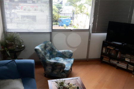 Apartamento de 2 quartos à venda perto do Metrô Paraíso! Excelente localização!