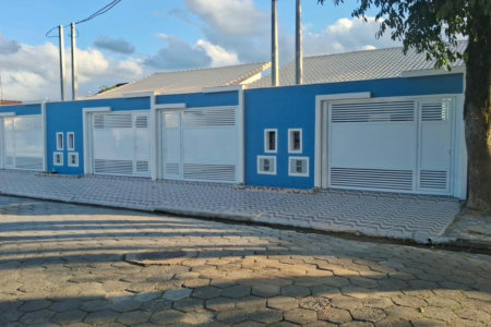 🏡 CASA COM PISCINA NO JARDIM MARABÁ – MONGAGUÁ