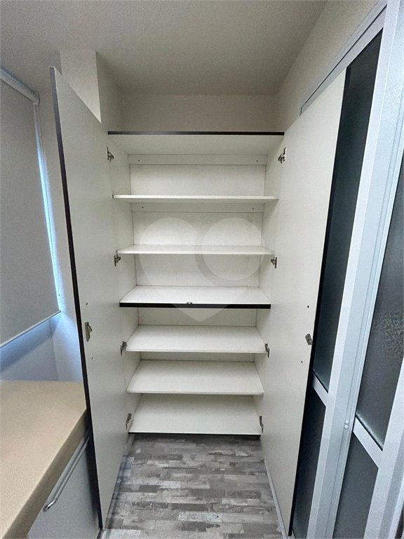 Sala comercial para venda ou locação na Brig.ís Antônio entre Paulista e Parque do Ibirapuera, 70 m², duas vagas de garagem