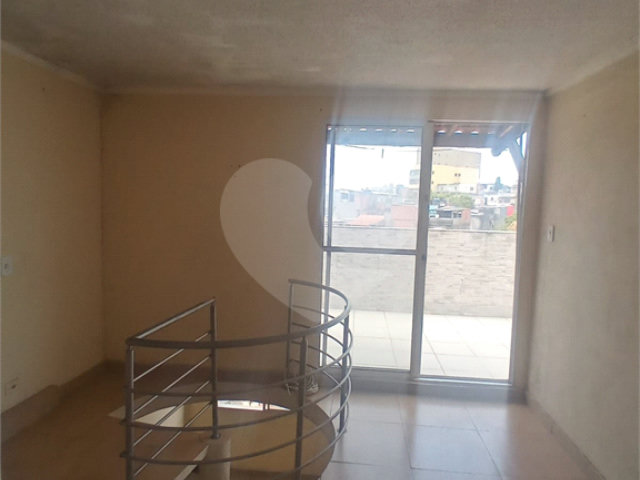 Duplex à venda com 3 quartos em Guaianazes, São Paulo, SP
