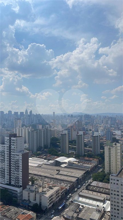 Apartamento á venda no 31o. andar com 126,53m2 COM VISTA PANORÂMICA PERMANENTE para a SERRA DA CANTAREIRA E PAULISTA, com 3 suítes e 2 vagas, Condomínio Clube,próximo do metro Brás. Estuda Proposta