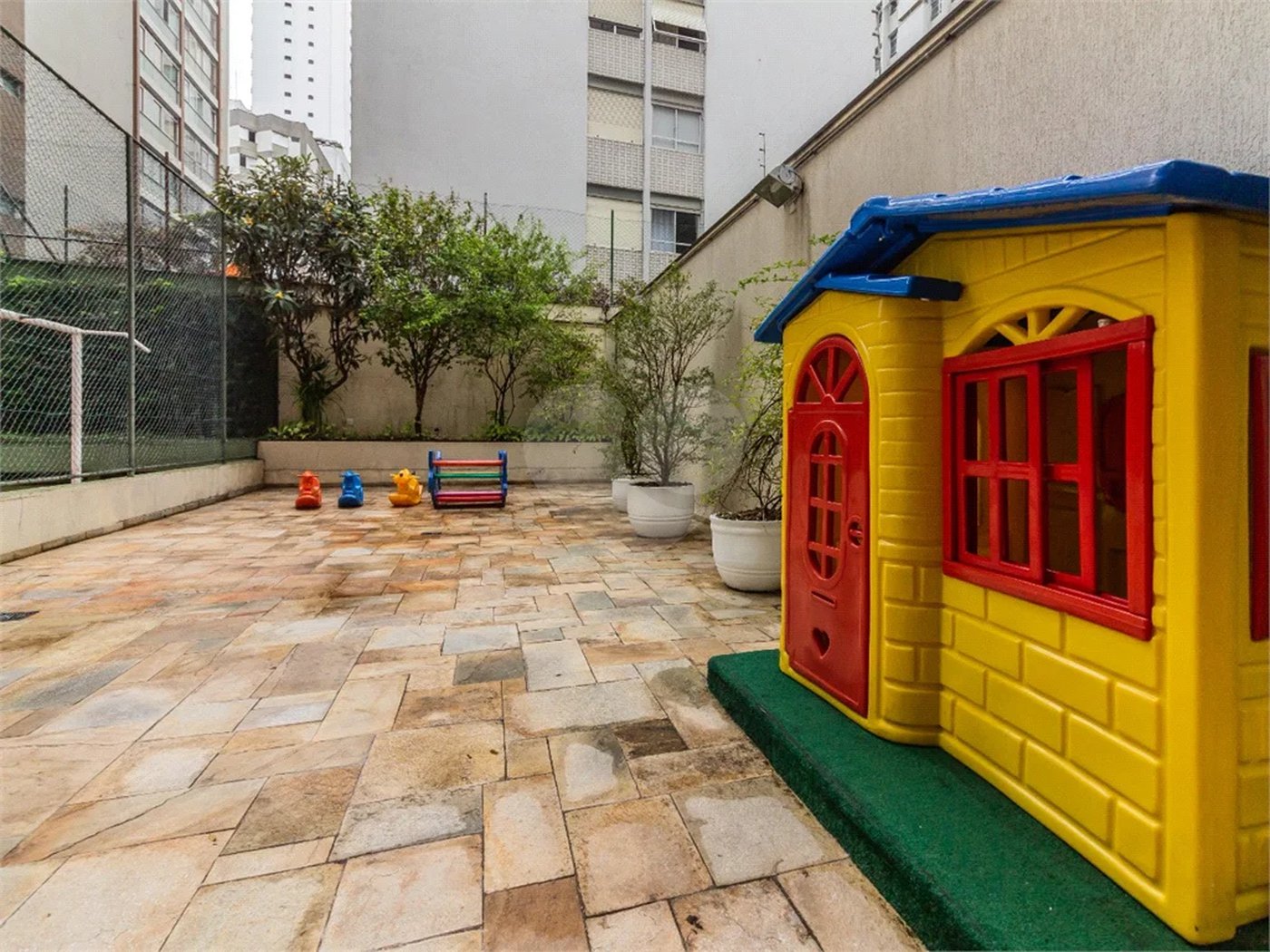 Apartamento com 110 m² - 3 quartos - 1 suíte- 1 vaga - Paraíso