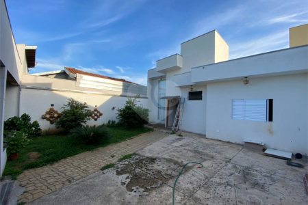 Casa térrea no Samambaia.