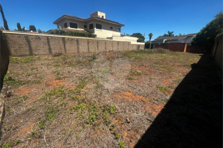 Terreno com 586,00 m² á Venda.