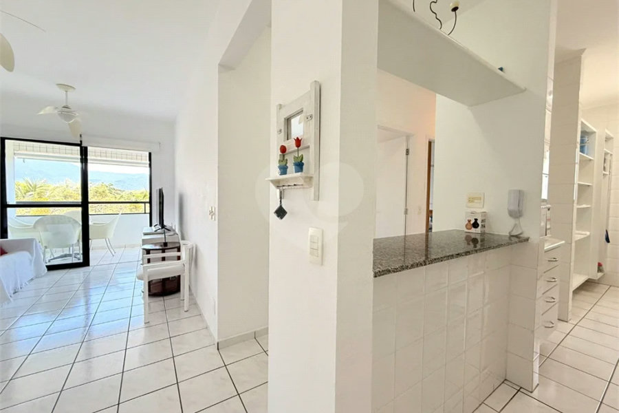 Apartamento à venda com 3 quartos, sendo 1 suíte,  em Riviera de São Lourenço, Bertioga, SP