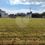 Lote à Venda em São Carlos, no Condomínio Villeneuve I