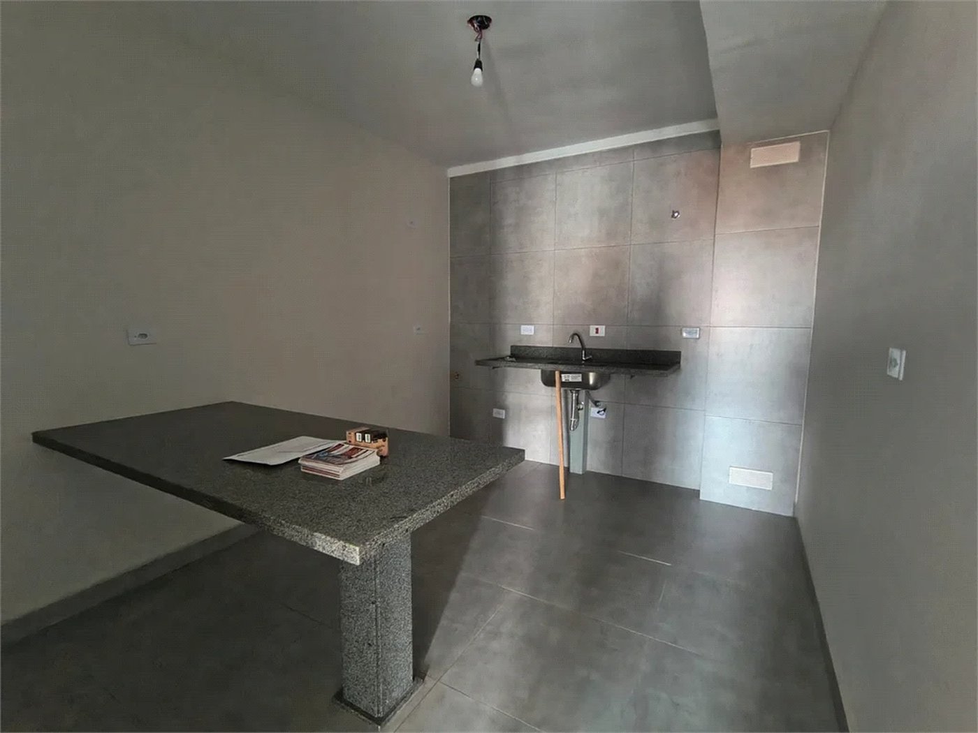 Apartamento à venda de 46m², 1 dormitório, sacada ao lado da USP