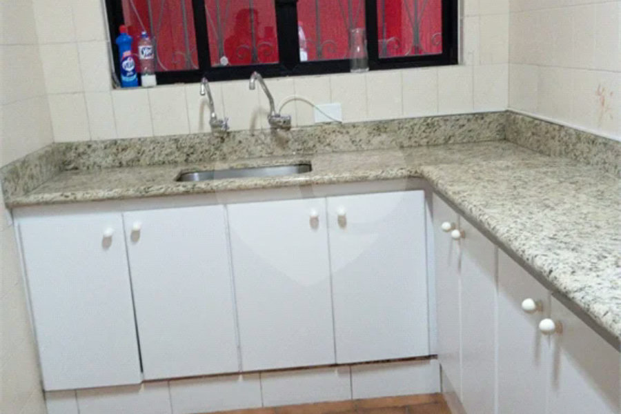 Sobrado com 3 dormitórios na Vila Ede