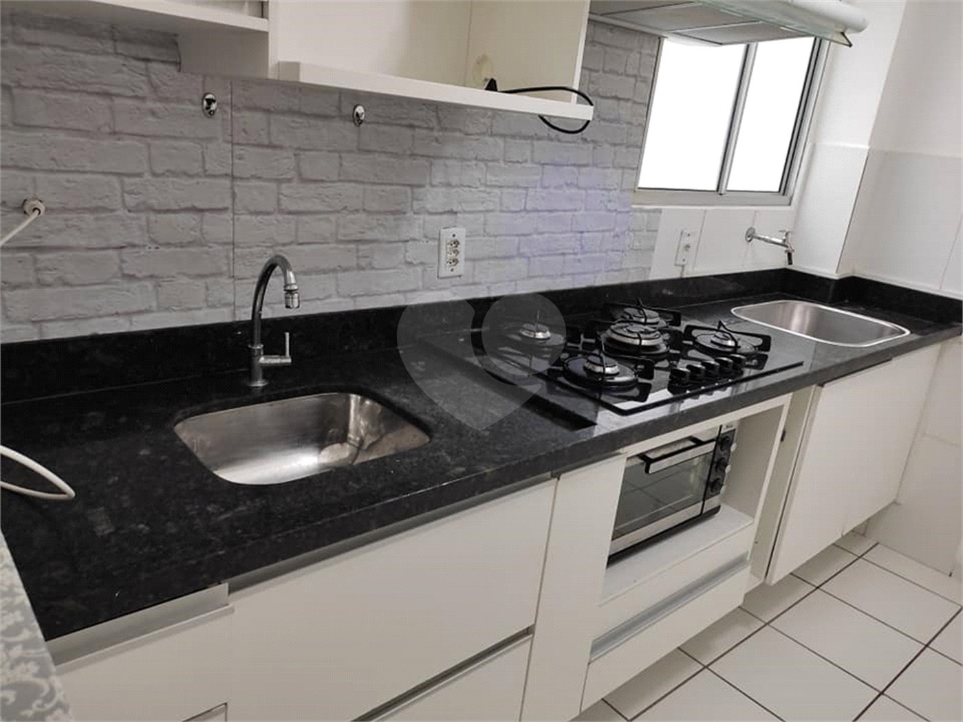 Apartamento no Condomínio Mont Royal.