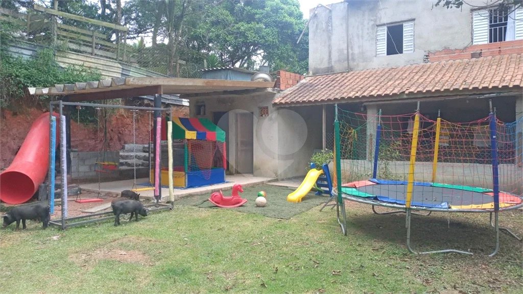 Chácara com 750m² , 4 dormitórios , sendo 1 suíte , 50 vagas , à venda em Santo André.