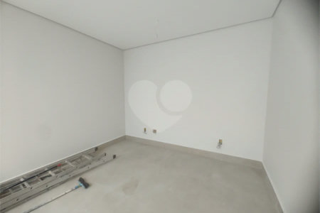 Casa exclusiva em Atibaia de alto padrão com 3 suítes, piscina, espaço gourmet, condomínio fechado, aceita financiamento