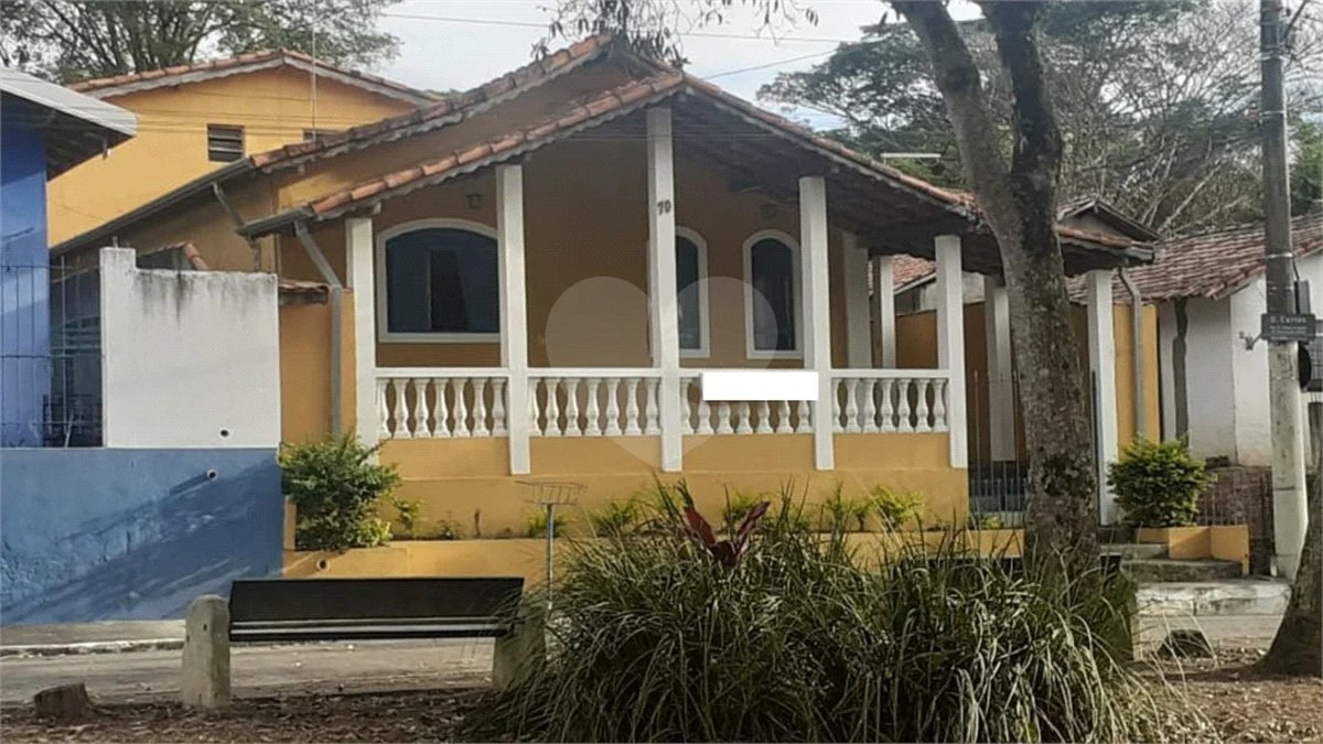 **CASA À VENDA | 280 M² | 3 DORMITÓRIOS (1 SUÍTE) | 4 VAGAS NO BOM RETIRO – SÃO JOSÉ DOS CAMPOS!**
