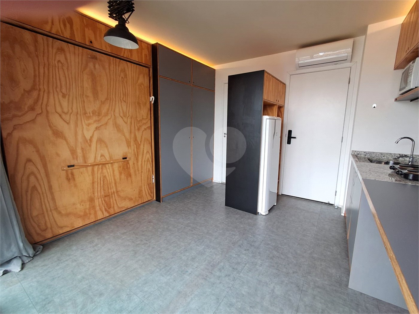 Studio de 25m² mobiliado e com varanda condomínio com lazer Vila Mariana