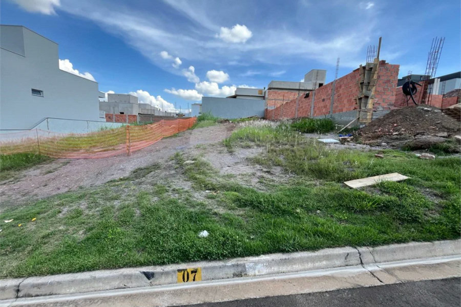 Terreno bem localizado com ótimo preço no Soleil.