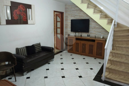 Sobrado à venda com 212 m², 2 quartos (suítes), 3 banheiros e 2 vagas de garagem, em São Caetano do Sul