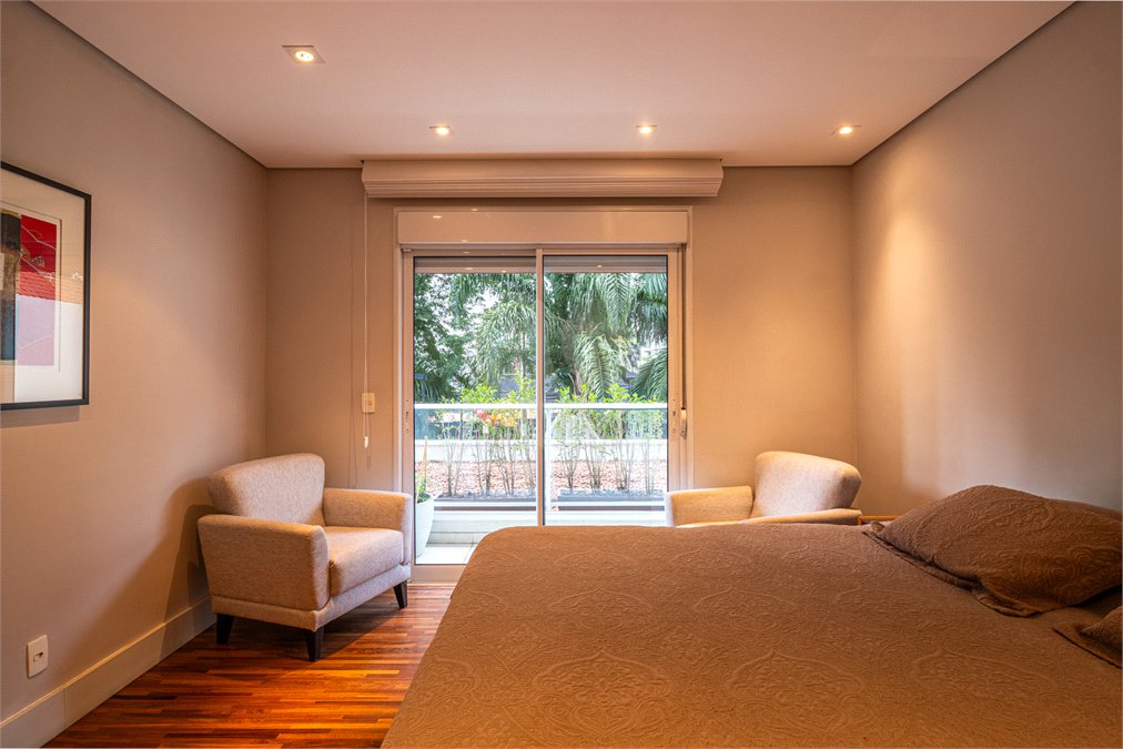 Apartamento Campo Belo à Venda 274 m² 4 Suítes 4 Vagas com Clima de Casa e Vista Verde