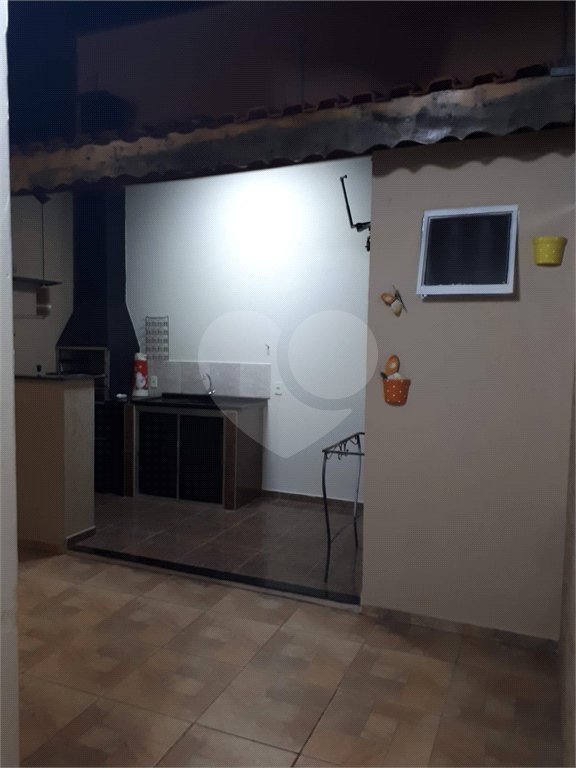 Casa térrea no Jardim Hikari para venda.