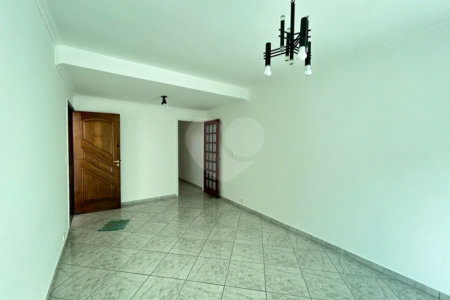 SOBRADO PARA LOCAÇÃO NO PARQUE DOMINGOS COM 03 DORM 01 SUITE 02 VAGAS DE GARAGEM