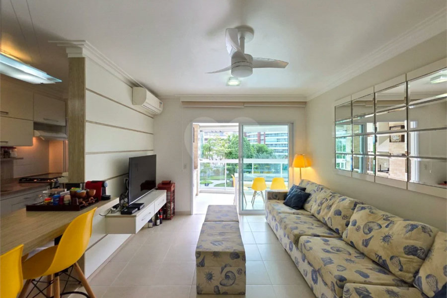 Apartamento à venda com 3 quartos, sendo 1 suíte,  em Riviera de São Lourenço, Bertioga, SP