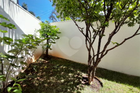 Casa à Venda no Condomínio Damha III – Elegância e Conforto para sua Família