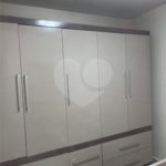 APARTAMENTO NO TÉRREO com Quintal.