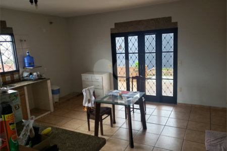 Casa à Venda na Região Central de São Carlos - Excelente Localização
