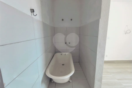 Casa com Suíte Master, Closet, Piscina e Espaço Gourmet Próxima ao Parque Ecológico- 03 quartos -com quintal