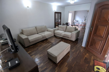 Casa com 3 dormitórios no Jardim Nova Santa Paula