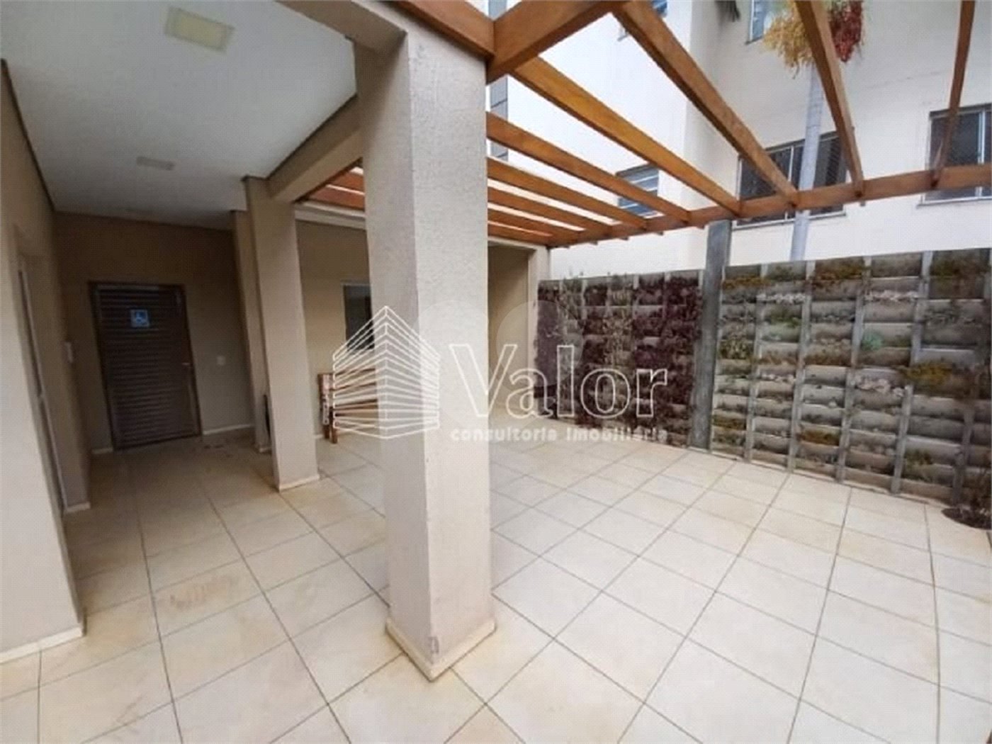 Apartamento no Condomínio Mont Vernon