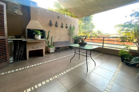 Sobrado à venda com 3 quartos, sendo 1 suíte, em Jardim Sarah, São Paulo - SP