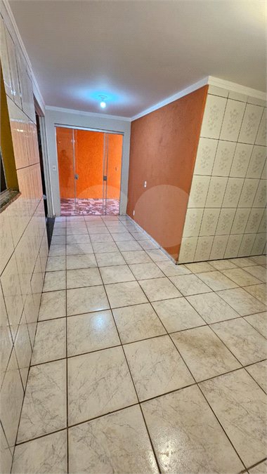 Excelente Casa Residencial no São Carlos 5 com 3 Quartos (1 Suíte) e Garagem Coberta para 2 Carros