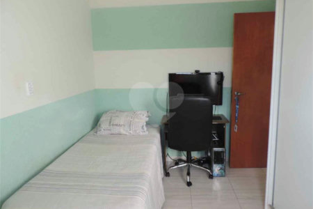 Casa Térrea com 2 dormitórios, sendo 1 suíte.