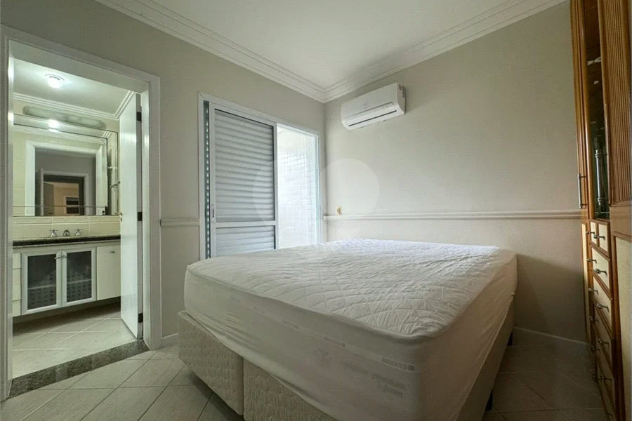 Apartamento à venda com 5 quartos, sendo 4 suítes,  em Riviera de São Lourenço, Bertioga, SP