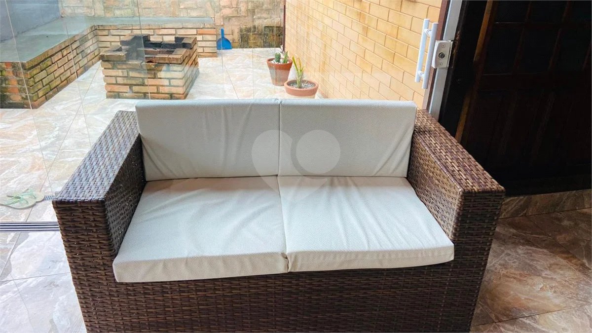 Chalé à venda em Atibaia 140m²– Condomínio fechado com lazer completo