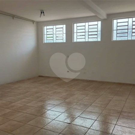 Salão Comercial a Venda no Jardim Melle em Vinhedo/SP