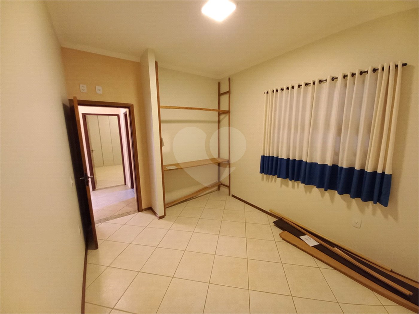 Casa Térrea no Condomínio Damha I,