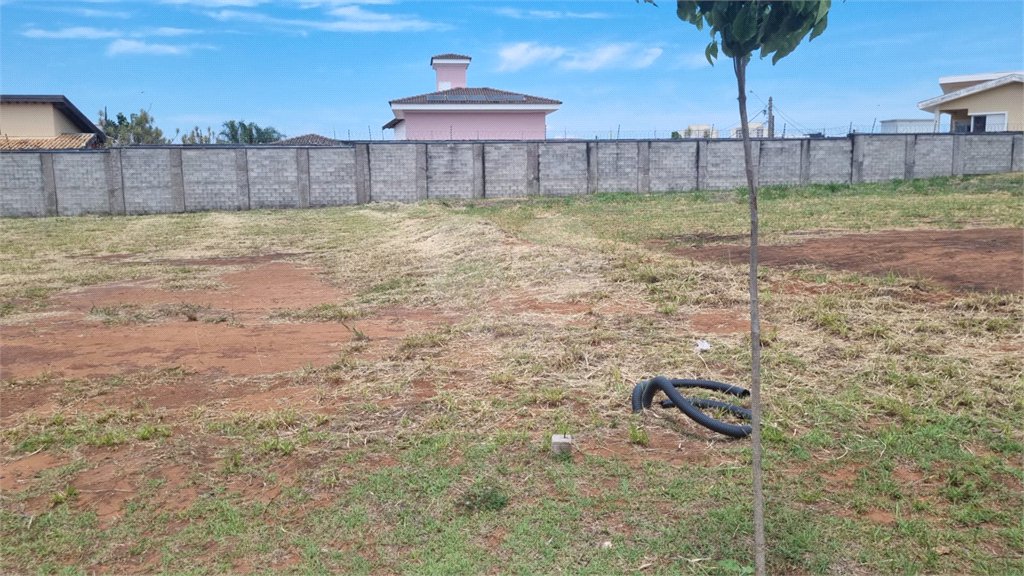Terreno à Venda no Condomínio Monte das Araucárias