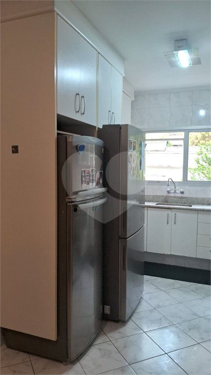 Apartamento a venda na Aclimação com 4 dormitórios e 2 vagas.