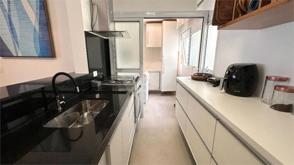Apartamento à venda com 3 quartos, sendo 1 suíte,  em Riviera de São Lourenço, Bertioga, SP